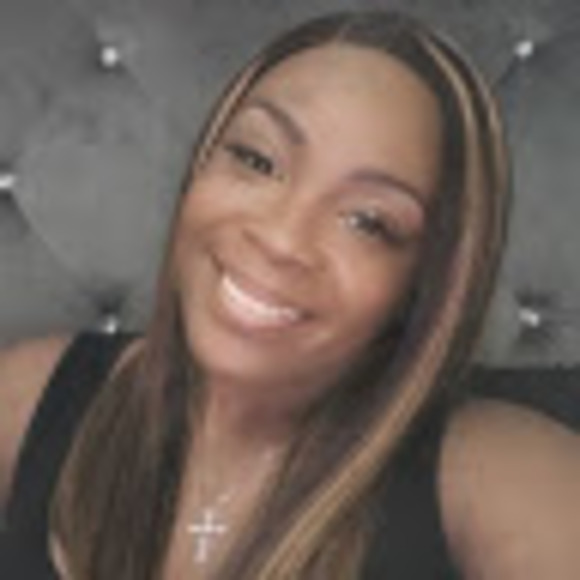 Meet your Posher, Akisha - Picture 1 of 1